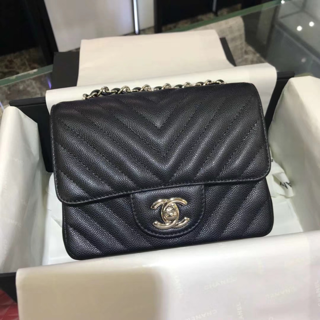 Chanel 香奈儿 V字绣 小鱼子酱 黑色 17cm 银色 现货