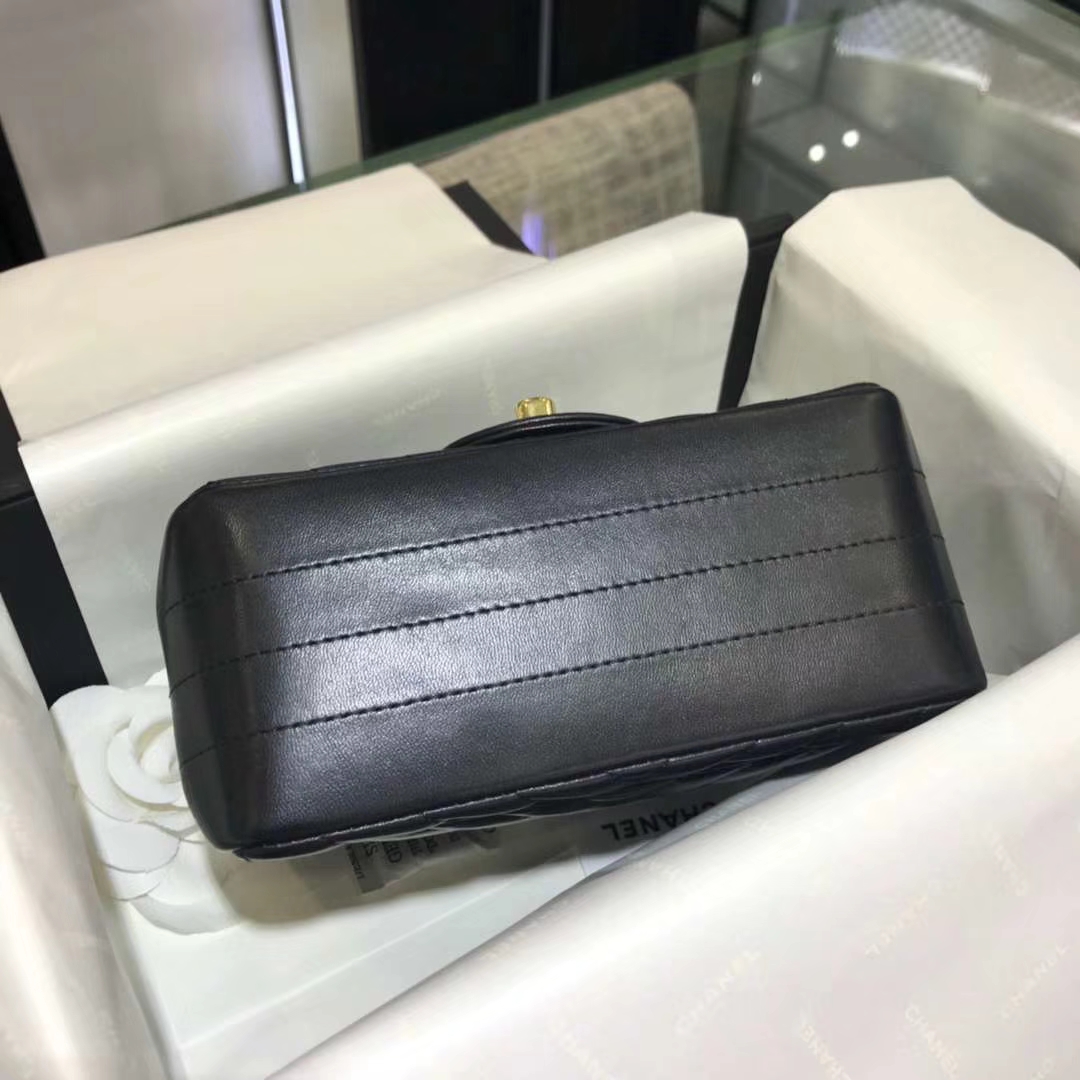 Chanel 香奈儿 V字绣 小羊皮 黑色 17cm 金色 现货