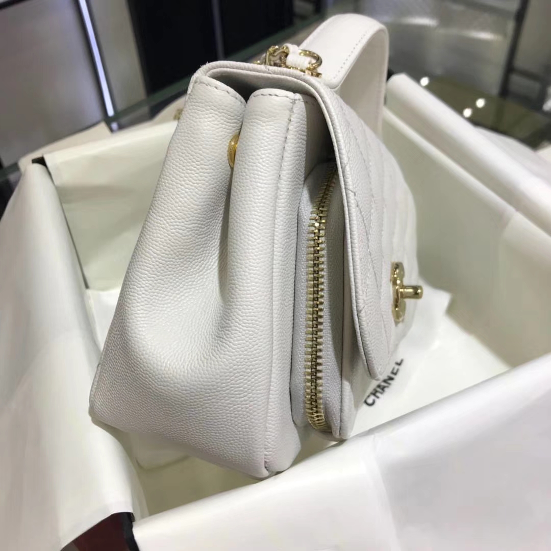Chanel香奈儿 邮差包 20cm 纯白色 进口小鱼子酱 香槟五金 现货