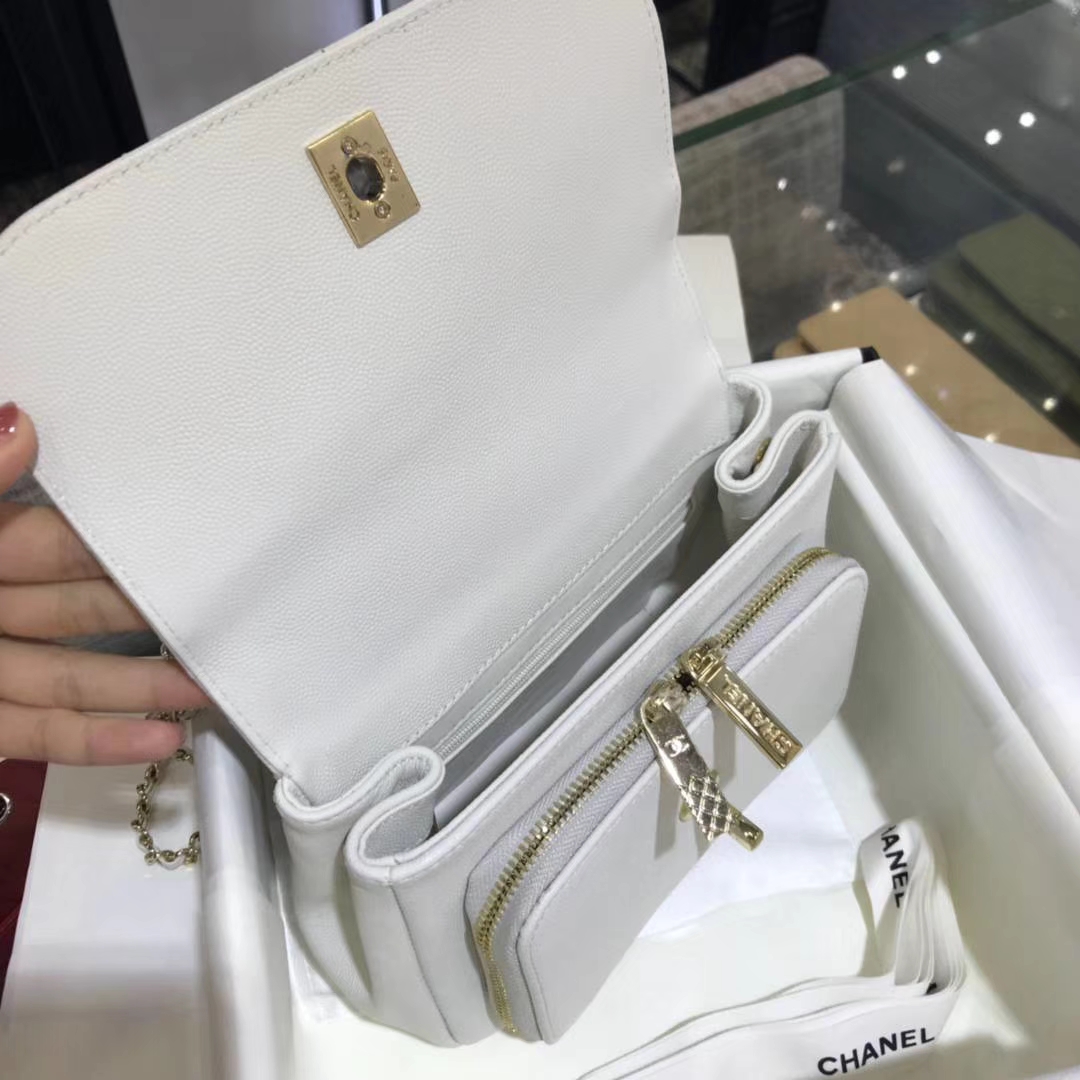 Chanel香奈儿 邮差包 20cm 纯白色 进口小鱼子酱 香槟五金 现货