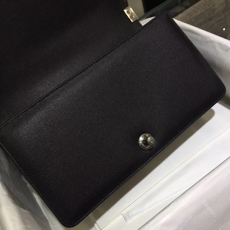 Chanel 香奈儿 Leboy Bag 大V款 鱼子酱 黑色 25cm 复古银扣