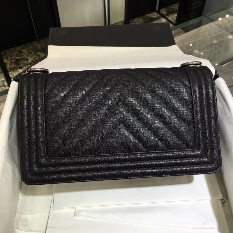 Chanel 香奈儿 Leboy Bag 大V款 鱼子酱 黑色 25cm 复古银扣