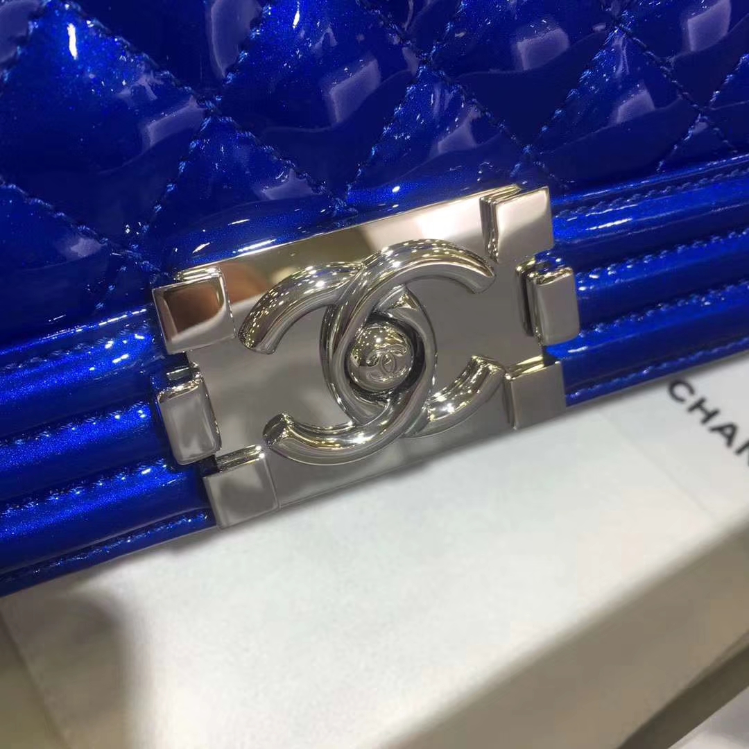 Chanel 香奈儿 Leboy 漆皮 电光蓝 25cm 银扣 现货