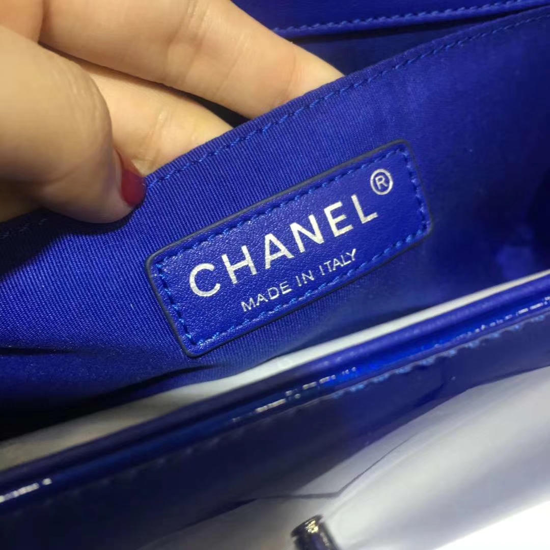 Chanel 香奈儿 Leboy 漆皮 电光蓝 25cm 银扣 现货