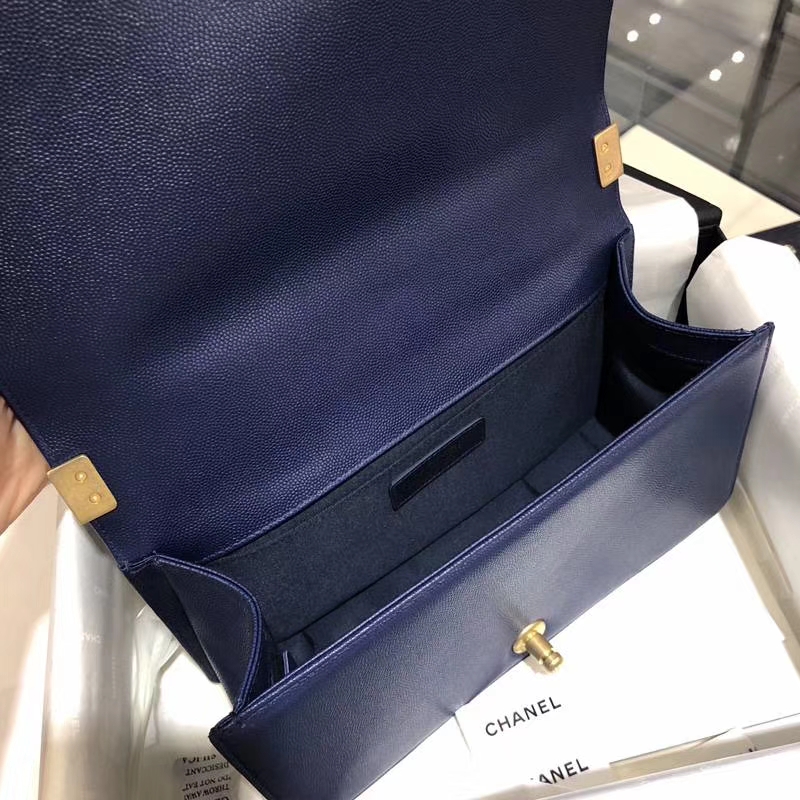 Chanel 香奈儿 Leboy Bag 大V 小鱼子酱 海军蓝 25cm 磨砂五金