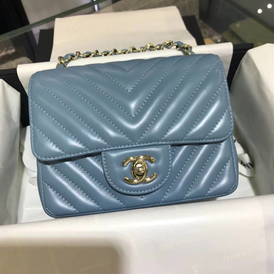 Chanel 香奈儿 V字绣 小羊皮 梦幻蓝 17cm 香槟金
