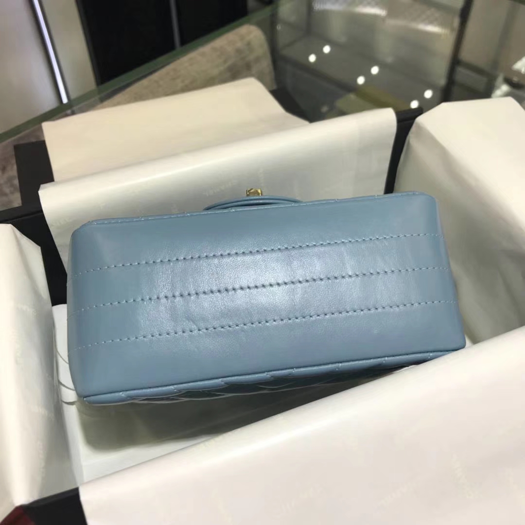 Chanel 香奈儿 V字绣 小羊皮 梦幻蓝 17cm 香槟金