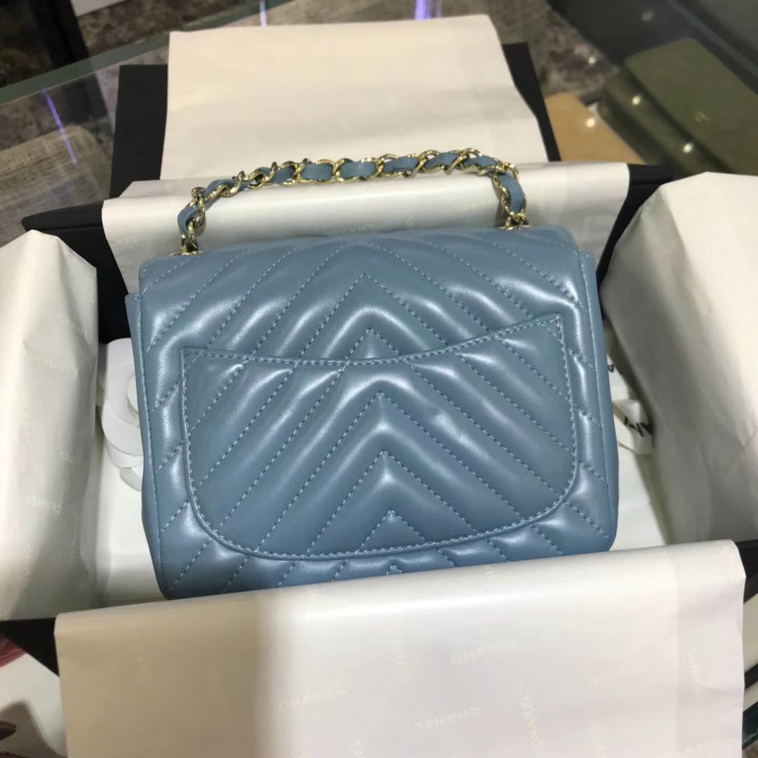 Chanel 香奈儿 V字绣 小羊皮 梦幻蓝 17cm 香槟金