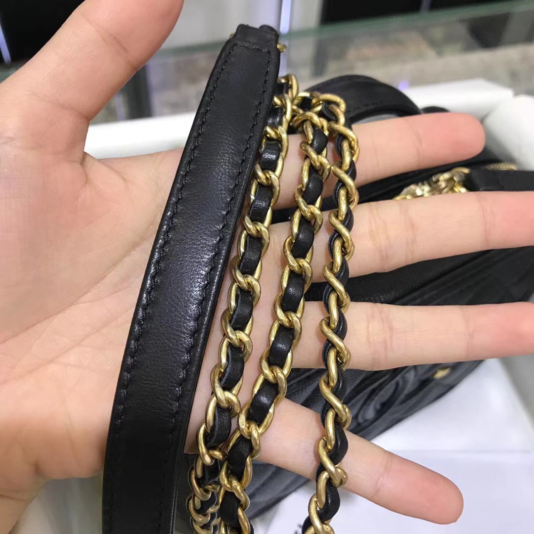 Chanel 2018 新款 化妆包  17cm 原厂皮小鱼子酱 黑色