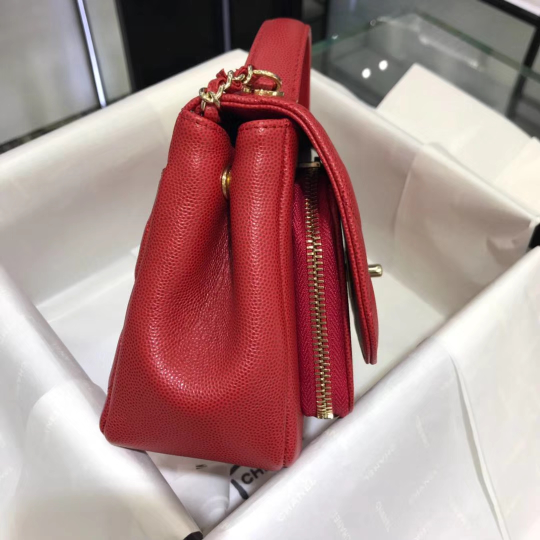 Chanel 2018 新款 邮差包  20cm～原厂皮小鱼子酱 大红色