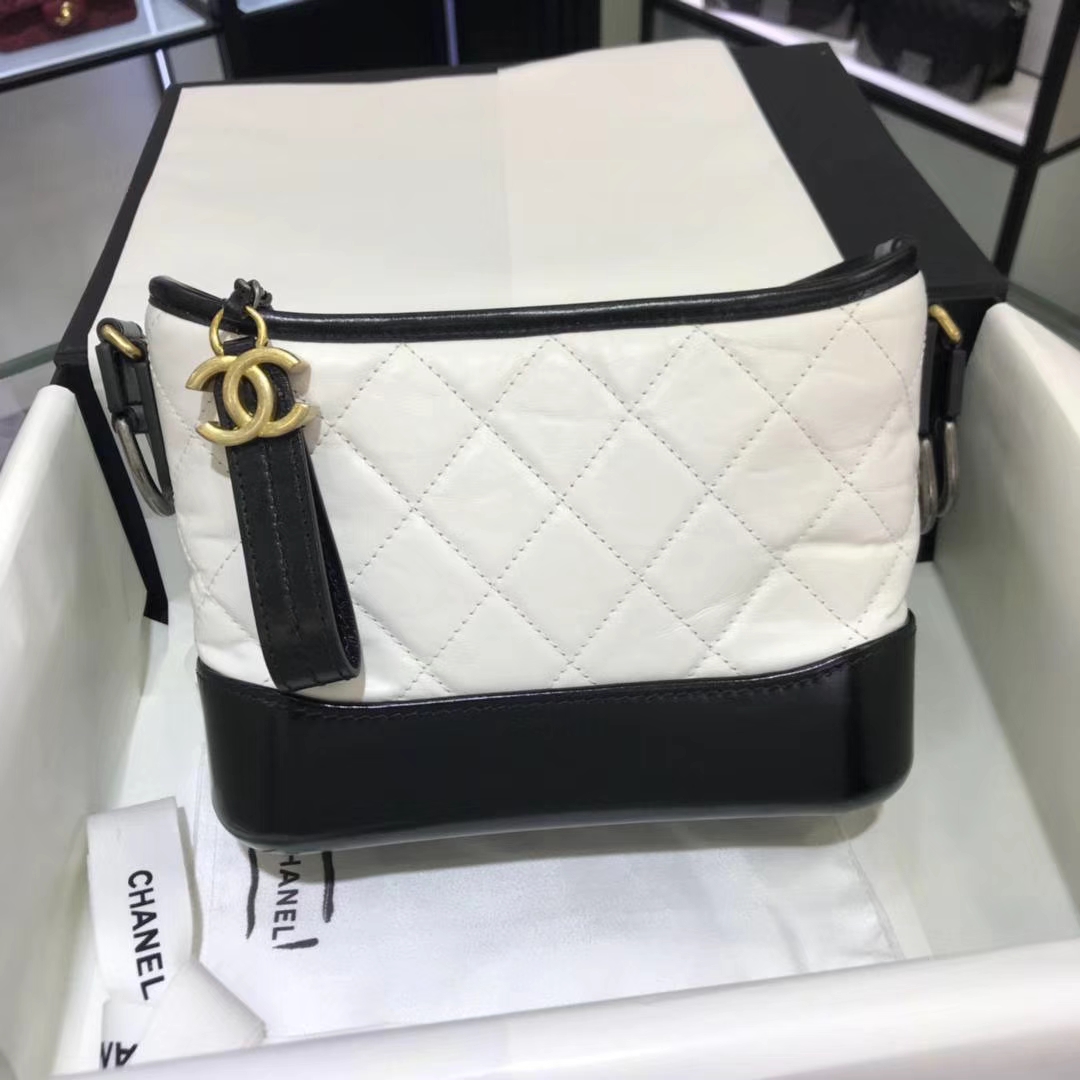 Chanel 香奈儿 Gabrielle 20cm 原厂树膏皮 白色