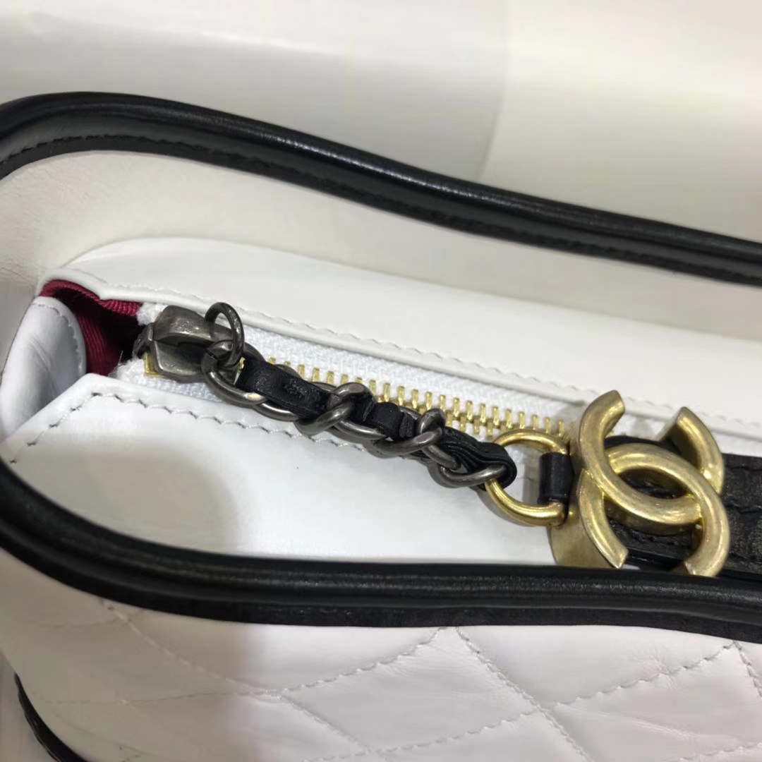 Chanel 香奈儿 Gabrielle 20cm 原厂树膏皮 白色