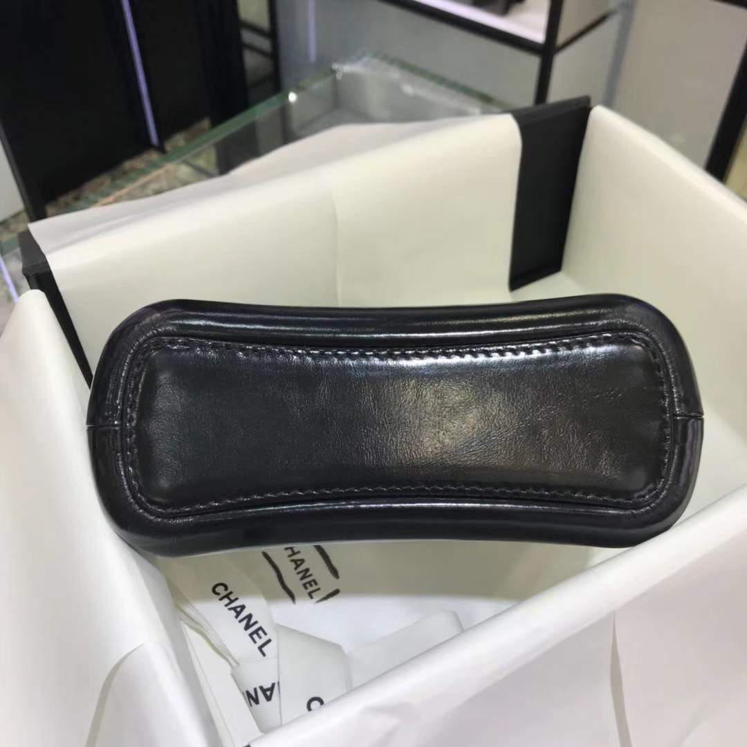 Chanel 香奈儿 Gabrielle 20cm 原厂树膏皮 白色