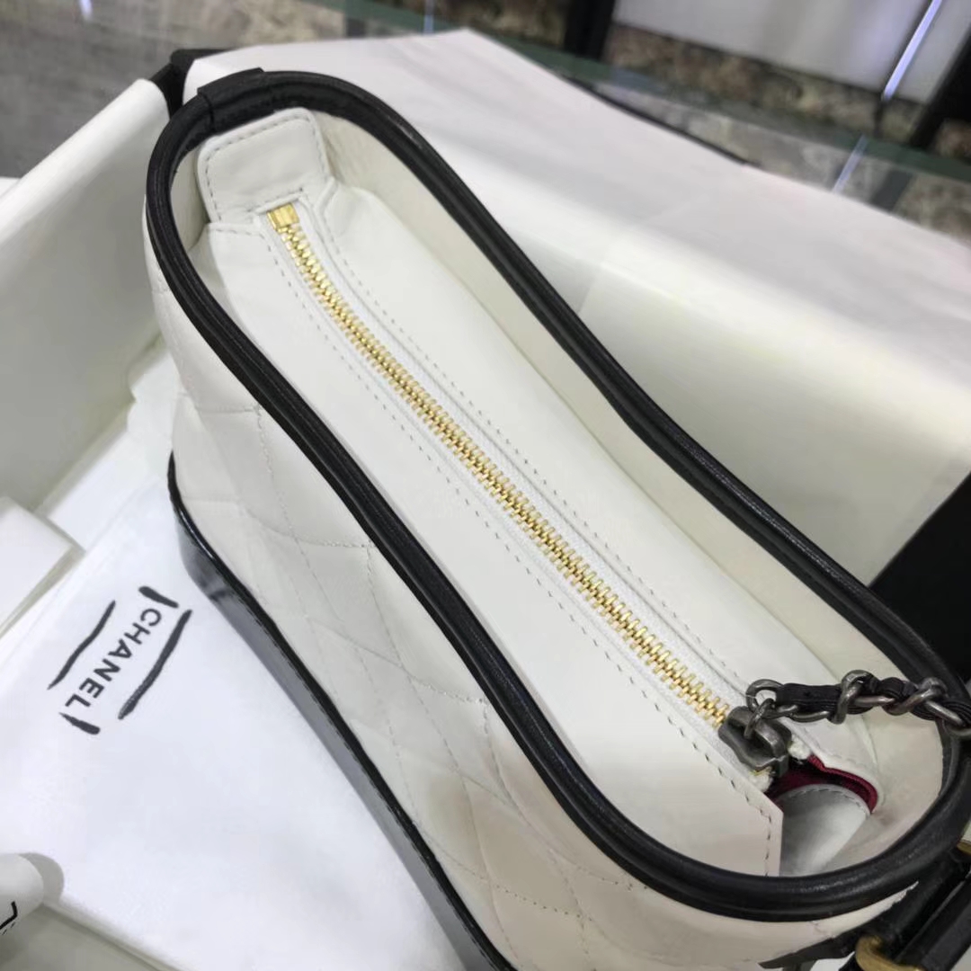 Chanel 香奈儿 Gabrielle 20cm 原厂树膏皮 白色