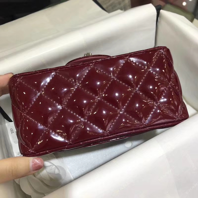 Chanel 香奈儿  Classic Flap  进口漆皮 17cm 方胖子 酒红 银扣