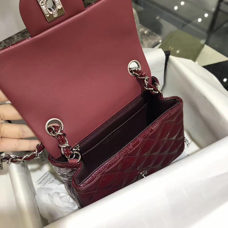 Chanel 香奈儿  Classic Flap  进口漆皮 17cm 方胖子 酒红 银扣