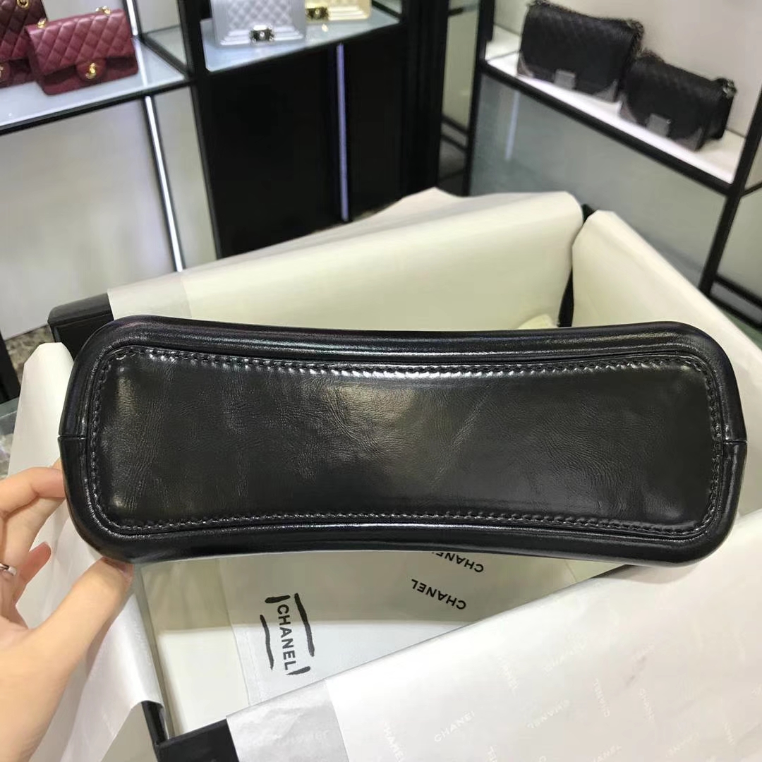 Chanel 香奈儿 Gabrielle 28cm 原厂树膏皮 白色
