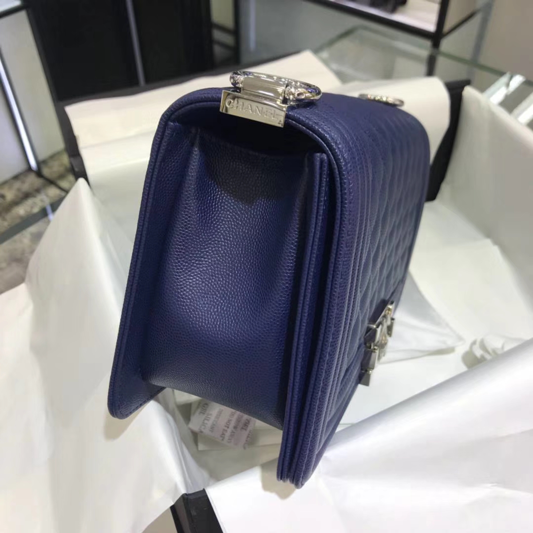 Chanel 香奈儿 Leboy 25cm 原厂皮小鱼子酱 海军蓝 银色 五金