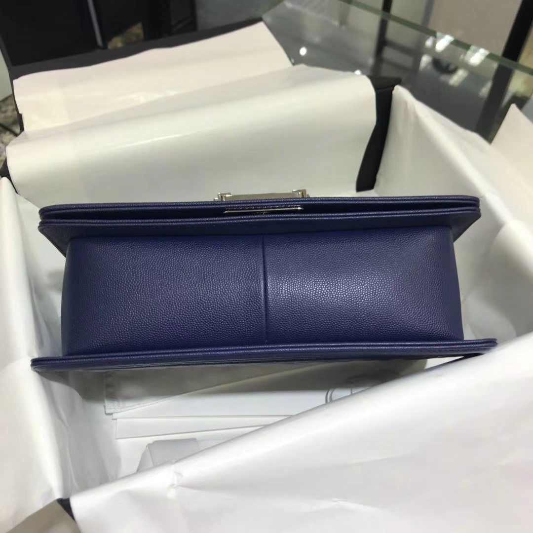 Chanel 香奈儿 Leboy 25cm 原厂皮小鱼子酱 海军蓝 银色 五金