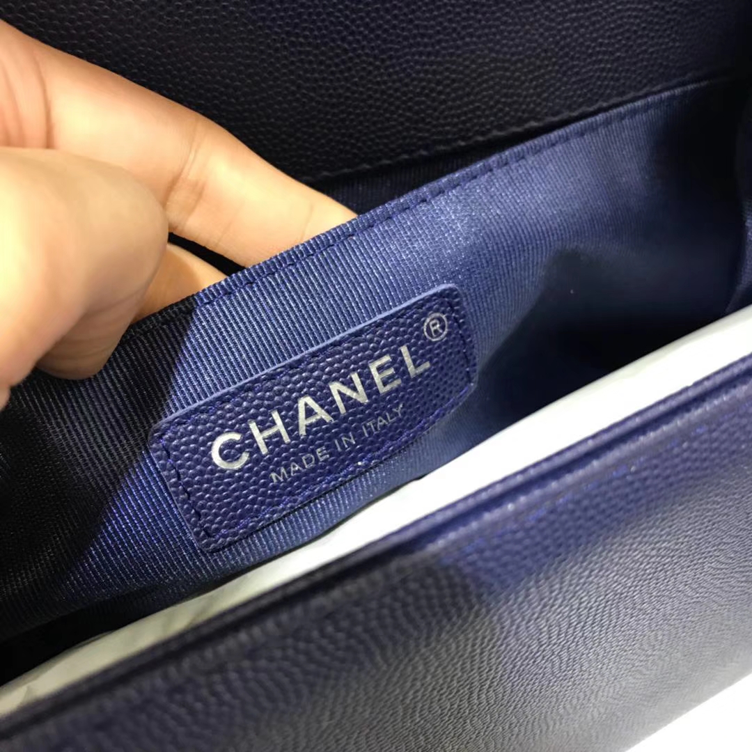 Chanel 香奈儿 Leboy 25cm 原厂皮小鱼子酱 海军蓝 银色 五金