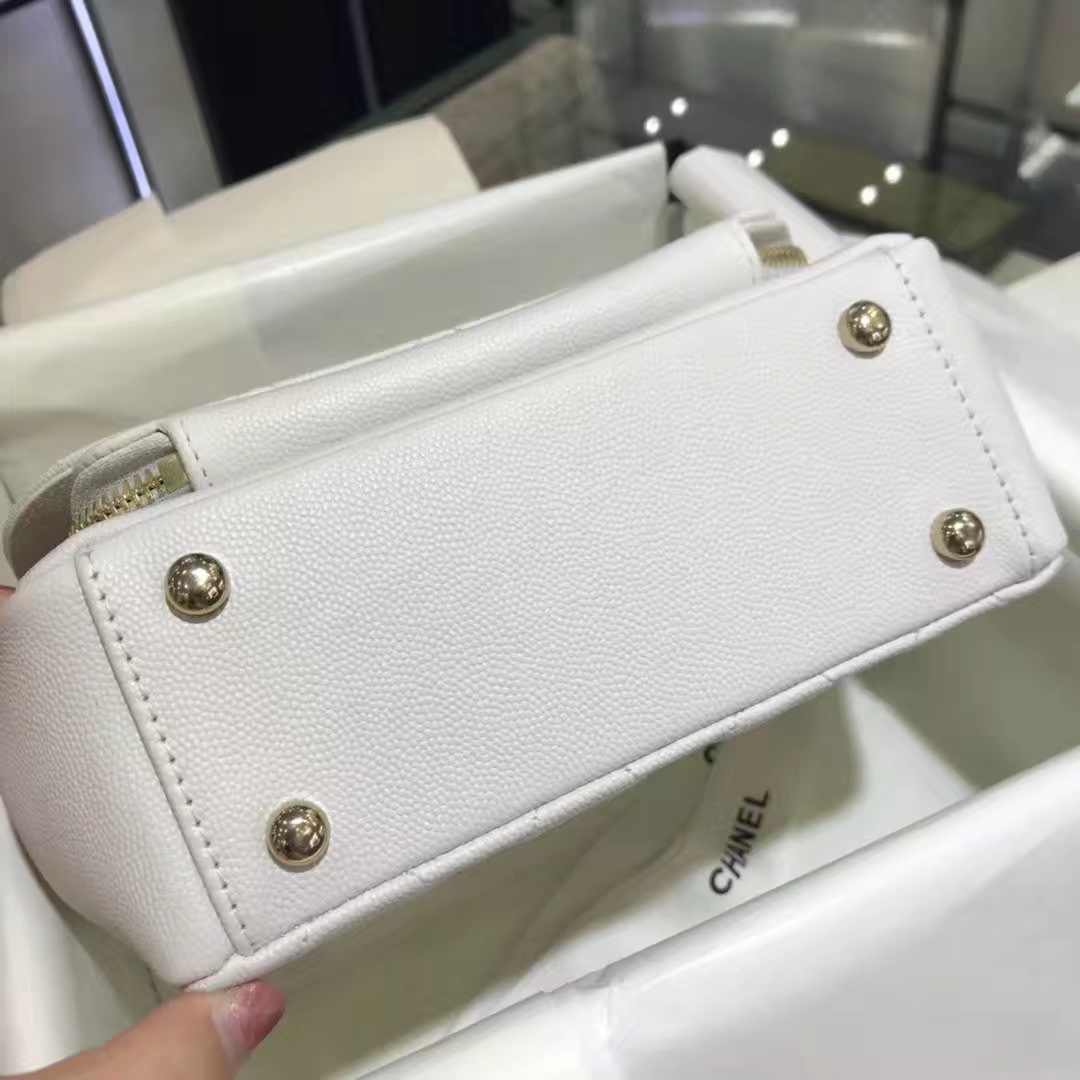 Chanel香奈儿邮差包20cm纯白色 进口小鱼子酱 香槟五金