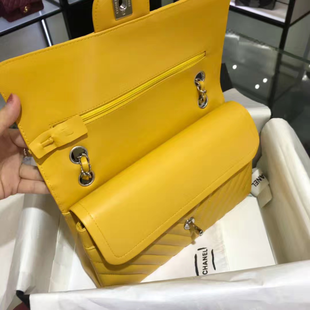 Chanel 香奈儿 V字绣系列  25cm 原厂皮小羊皮 芒果黄 客订出货