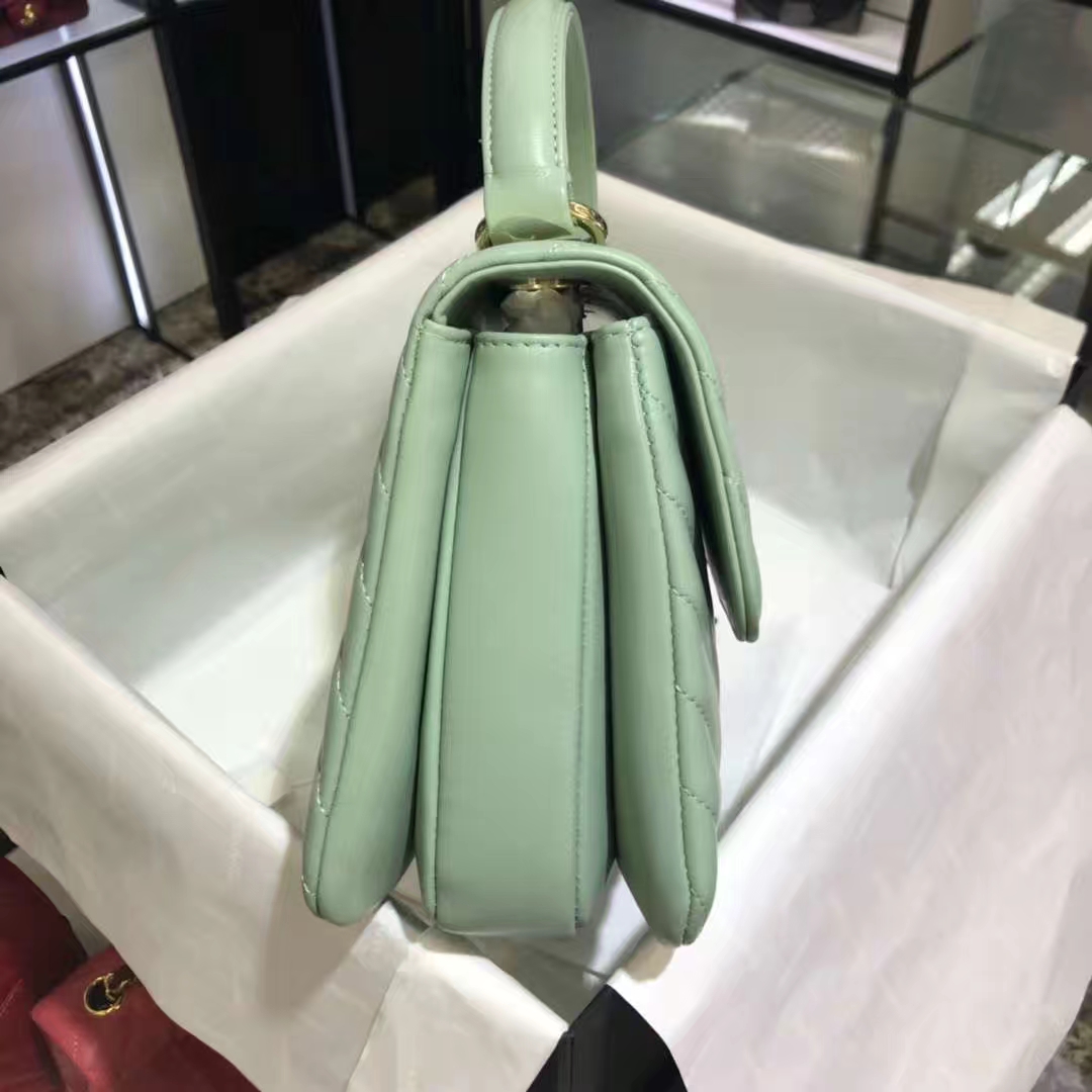 Chanel 香奈儿 Trendy CC 大V 小羊皮 抹茶绿 25cm 香槟金（现货）