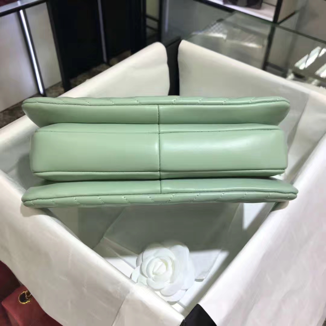 Chanel 香奈儿 Trendy CC 大V 小羊皮 抹茶绿 25cm 香槟金（现货）
