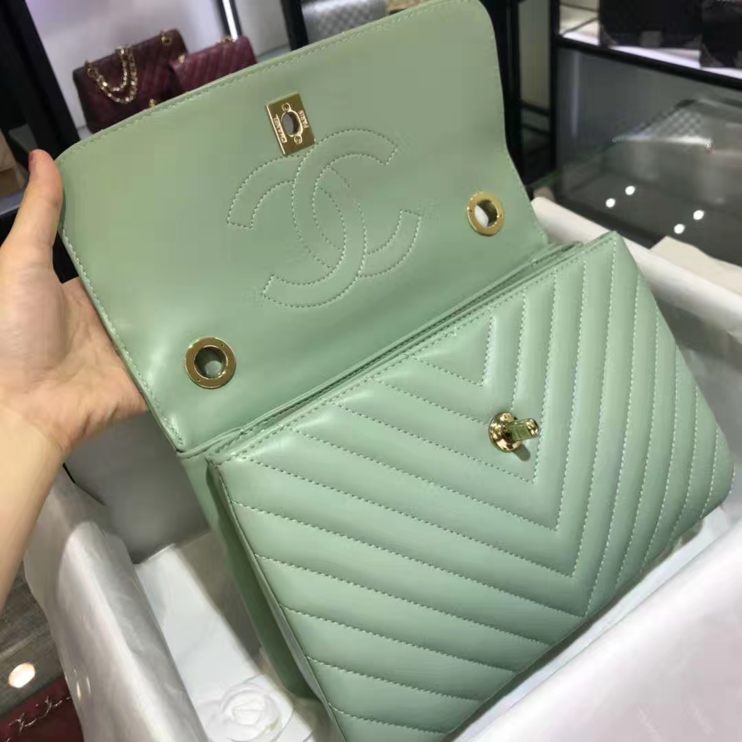 Chanel 香奈儿 Trendy CC 大V 小羊皮 抹茶绿 25cm 香槟金（现货）