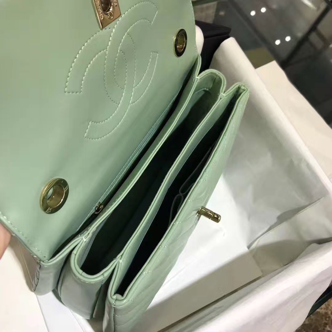 Chanel 香奈儿 Trendy CC 大V 小羊皮 抹茶绿 25cm 香槟金（现货）