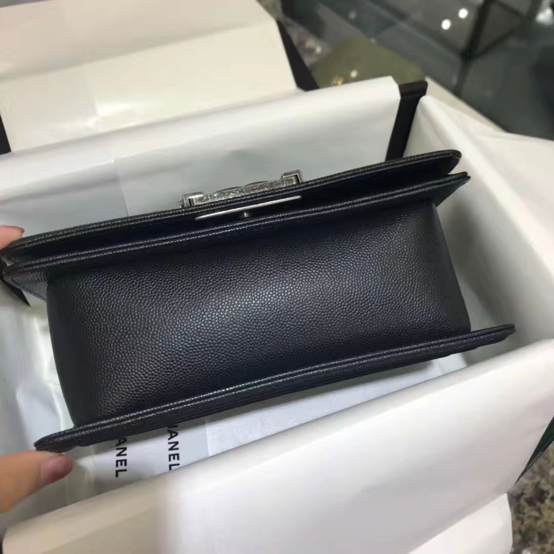 Chanel 香奈儿 Leboy Bag V款 小鱼子酱 黑色 20cm 复古银