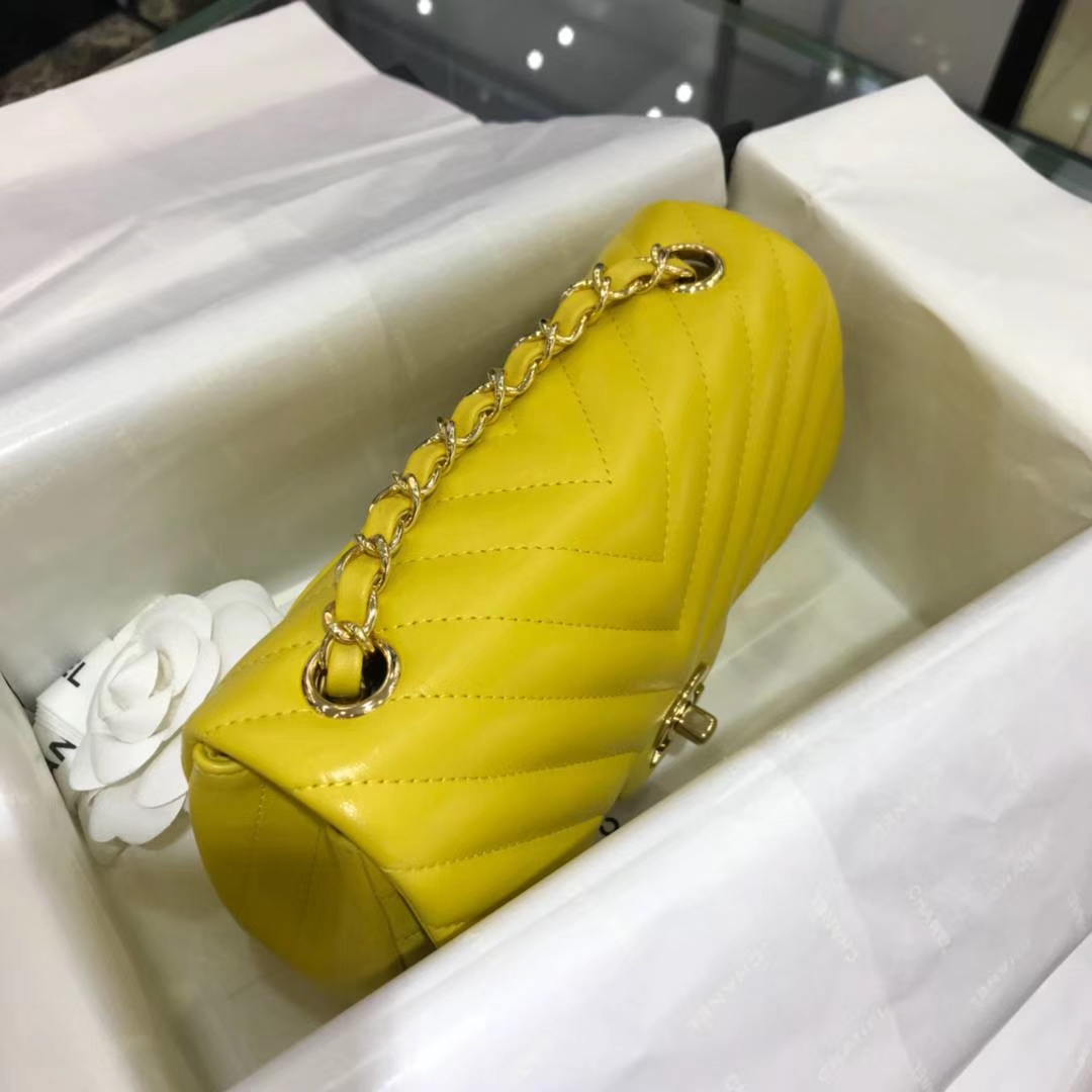 Chanel  香奈儿  V字秀系列 20cm 原厂皮小羊皮 明亮黄 金扣