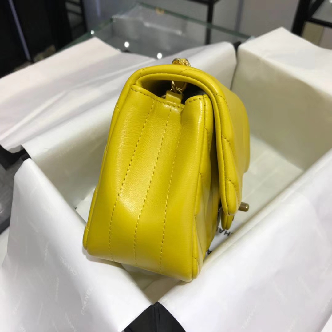 Chanel  香奈儿  V字秀系列 20cm 原厂皮小羊皮 明亮黄 金扣