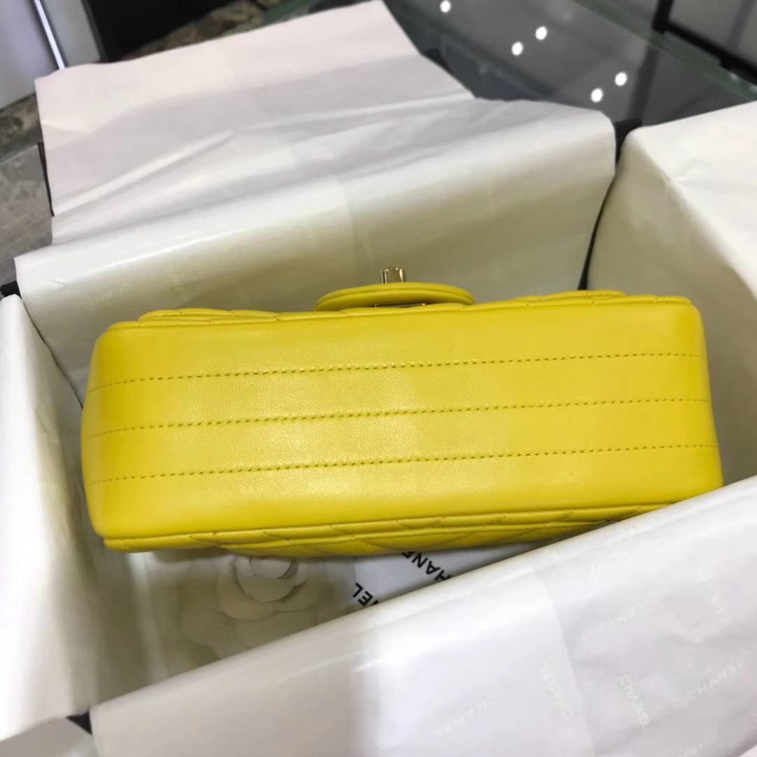 Chanel  香奈儿  V字秀系列 20cm 原厂皮小羊皮 明亮黄 金扣