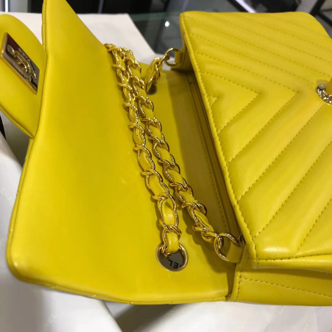 Chanel  香奈儿  V字秀系列 20cm 原厂皮小羊皮 明亮黄 金扣