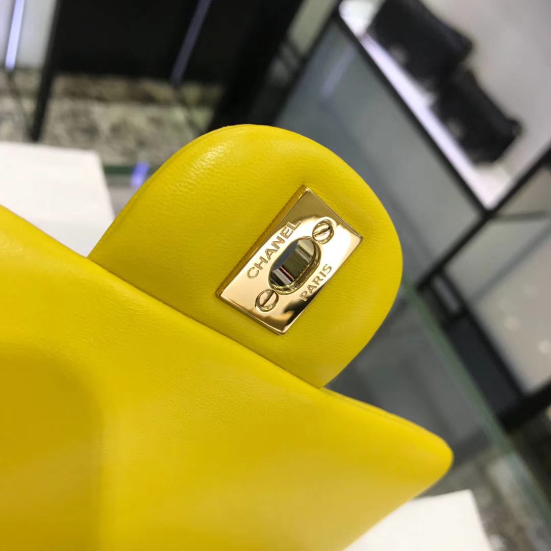Chanel  香奈儿  V字秀系列 20cm 原厂皮小羊皮 明亮黄 金扣