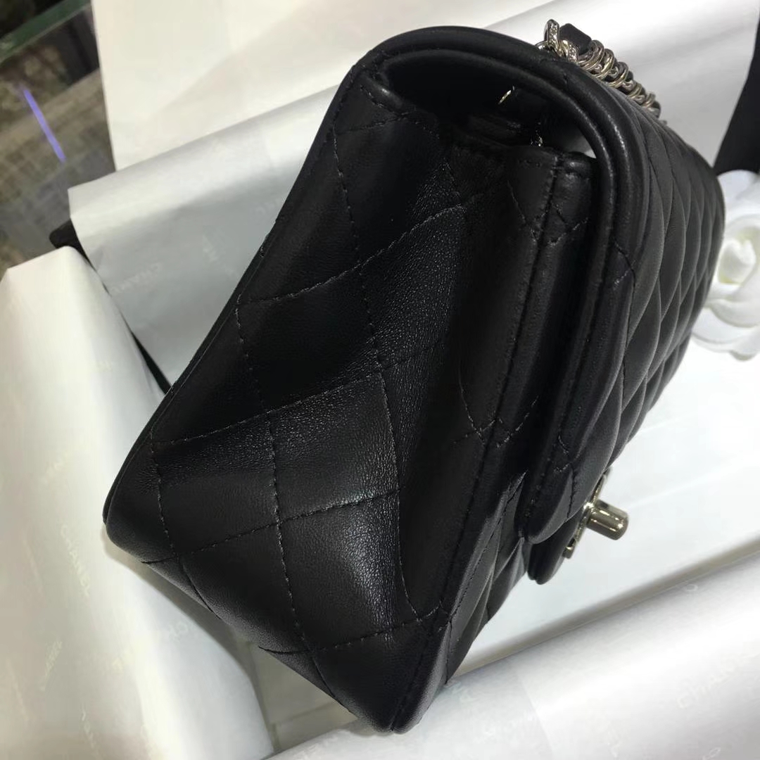 Chanel  香奈儿  Cf系列 17cm 原厂皮 小羊皮 黑色 银扣
