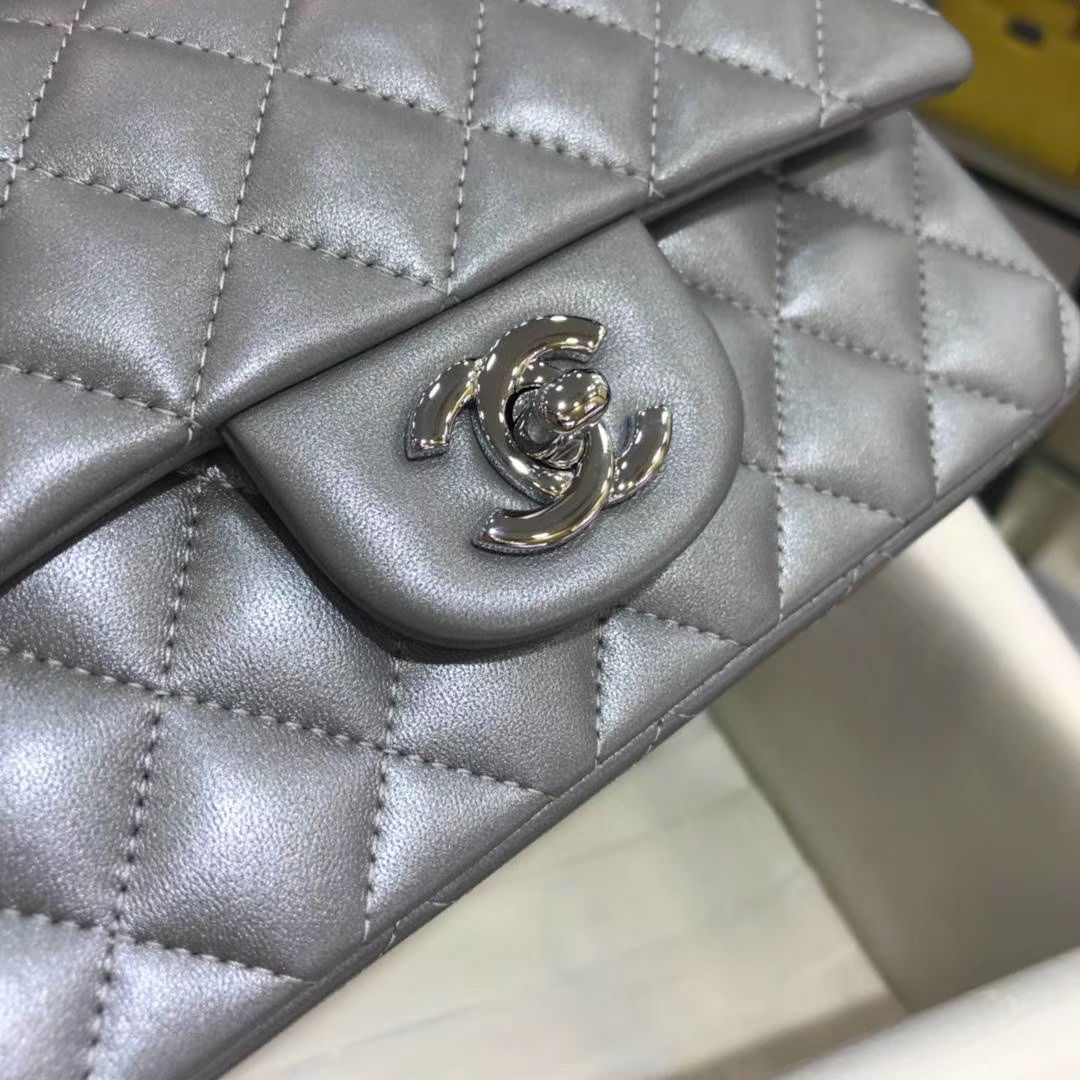 Chanel 香奈儿 Cf系列  20cm 原厂皮小羊皮 银色 银扣