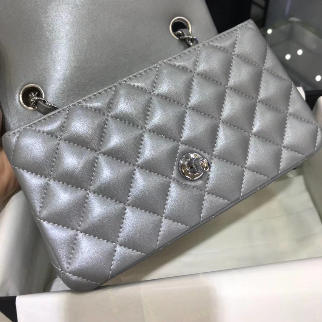 Chanel 香奈儿 Cf系列  20cm 原厂皮小羊皮 银色 银扣