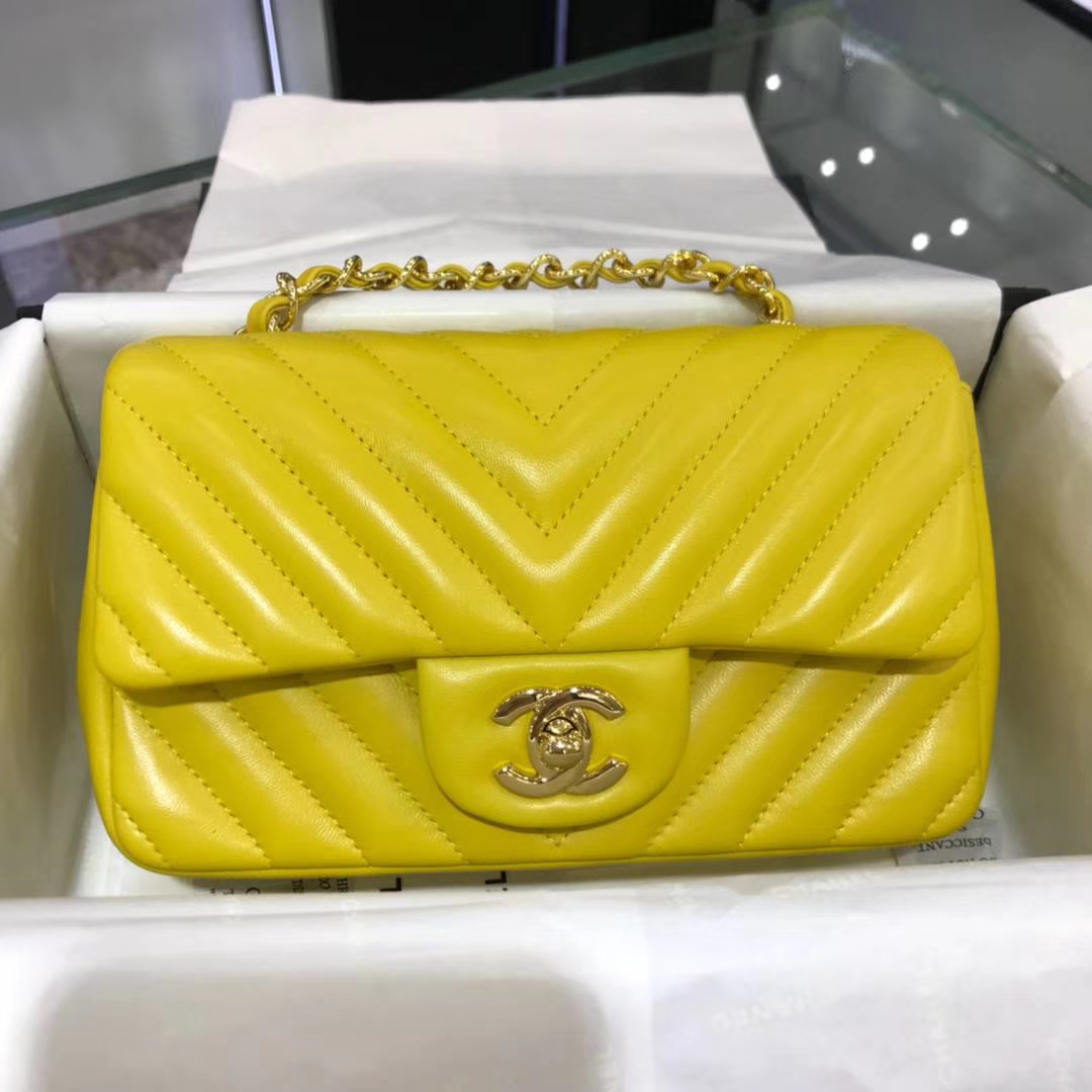 Chanel  香奈儿  V字秀系列 20cm 原厂皮小羊皮 明亮黄 金扣