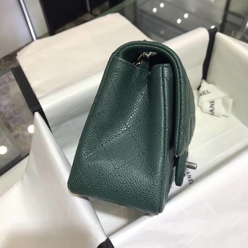 Chanel 香奈儿 Classic Flap  进口鱼子酱 17cm  翡翠绿 银扣