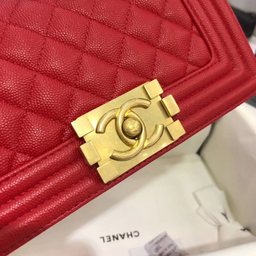 Chanel 香奈儿  Leboy Bag 鱼子酱 大红色 20cm 磨砂金