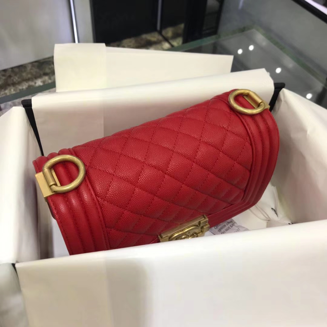 Chanel 香奈儿  Leboy Bag 鱼子酱 大红色 20cm 磨砂金