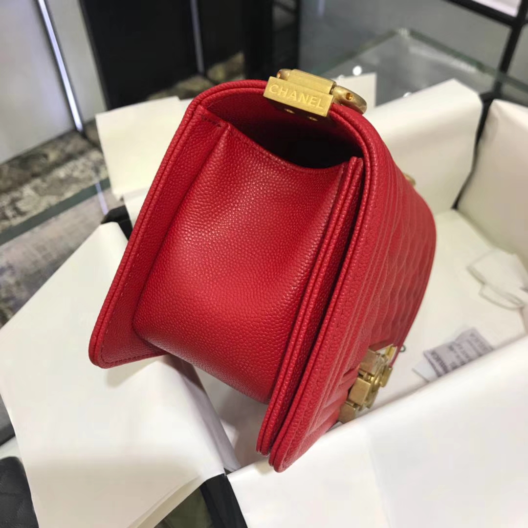 Chanel 香奈儿  Leboy Bag 鱼子酱 大红色 20cm 磨砂金