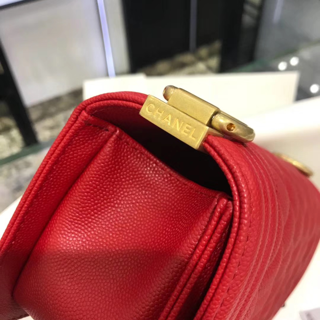 Chanel 香奈儿  Leboy Bag 鱼子酱 大红色 20cm 磨砂金
