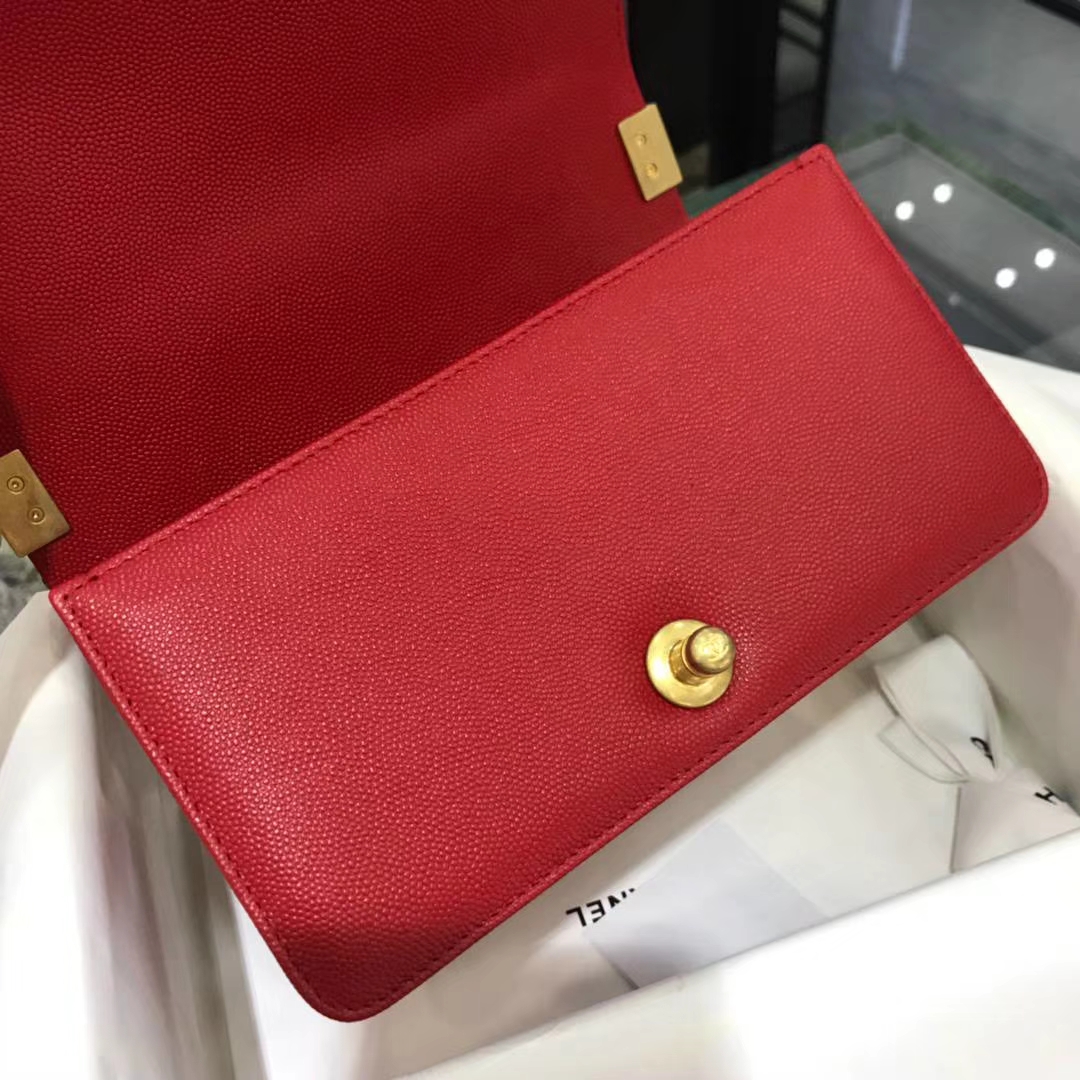 Chanel 香奈儿  Leboy Bag 鱼子酱 大红色 20cm 磨砂金