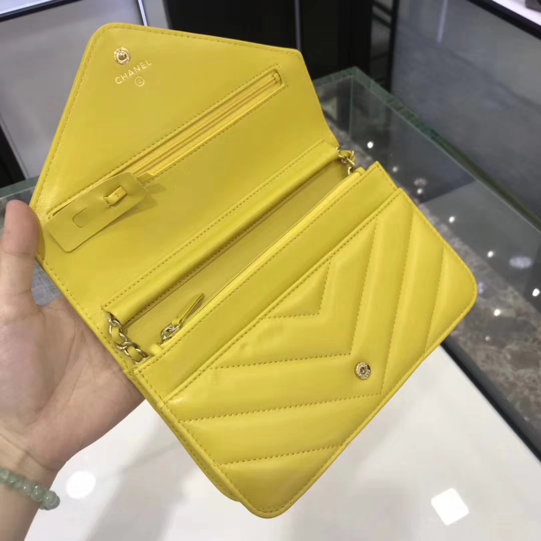 Chanel香奈儿 最新款 铆钉WOC 芒果黄 19cm YKK拉链