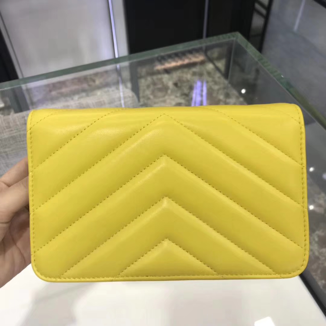 Chanel香奈儿 最新款 铆钉WOC 芒果黄 19cm YKK拉链