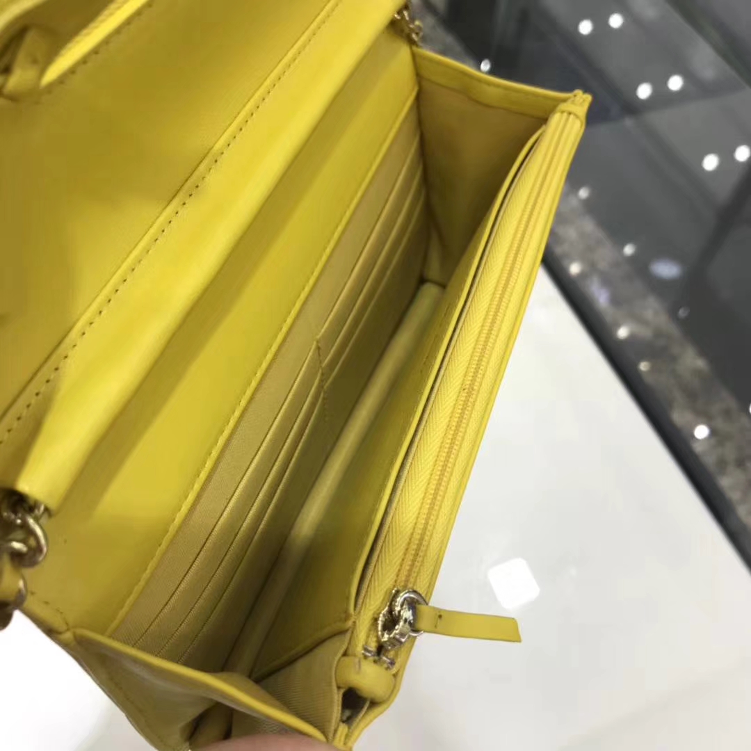 Chanel香奈儿 最新款 铆钉WOC 芒果黄 19cm YKK拉链