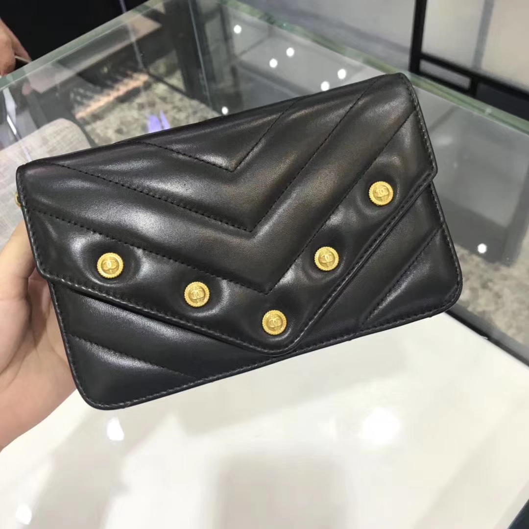 Chanel香奈儿 最新款 铆钉WOC 黑色 19cm YKK拉链